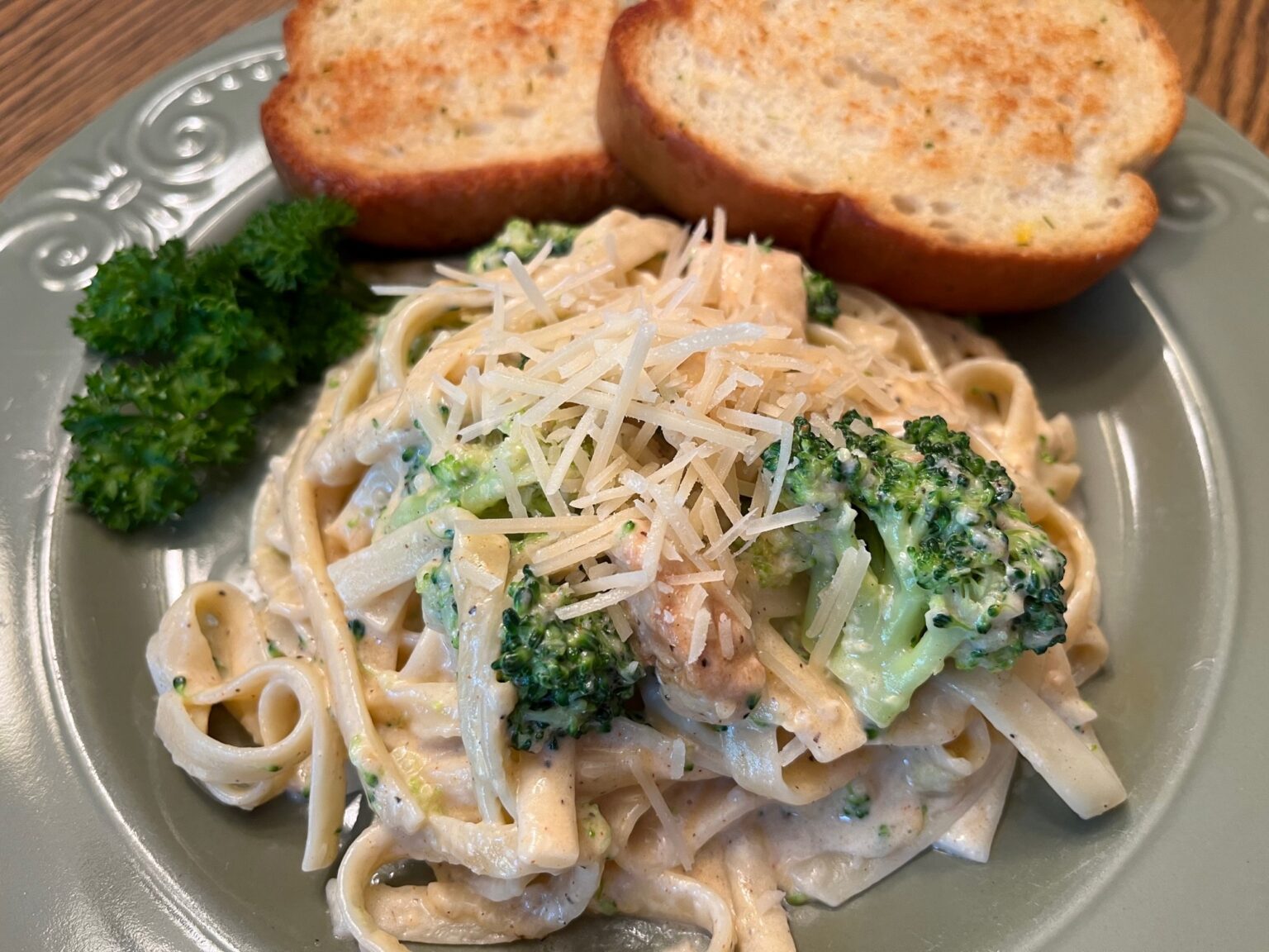 Chicken Broccoli Fettuccini Alfredo Recipe - lakegirlquilts